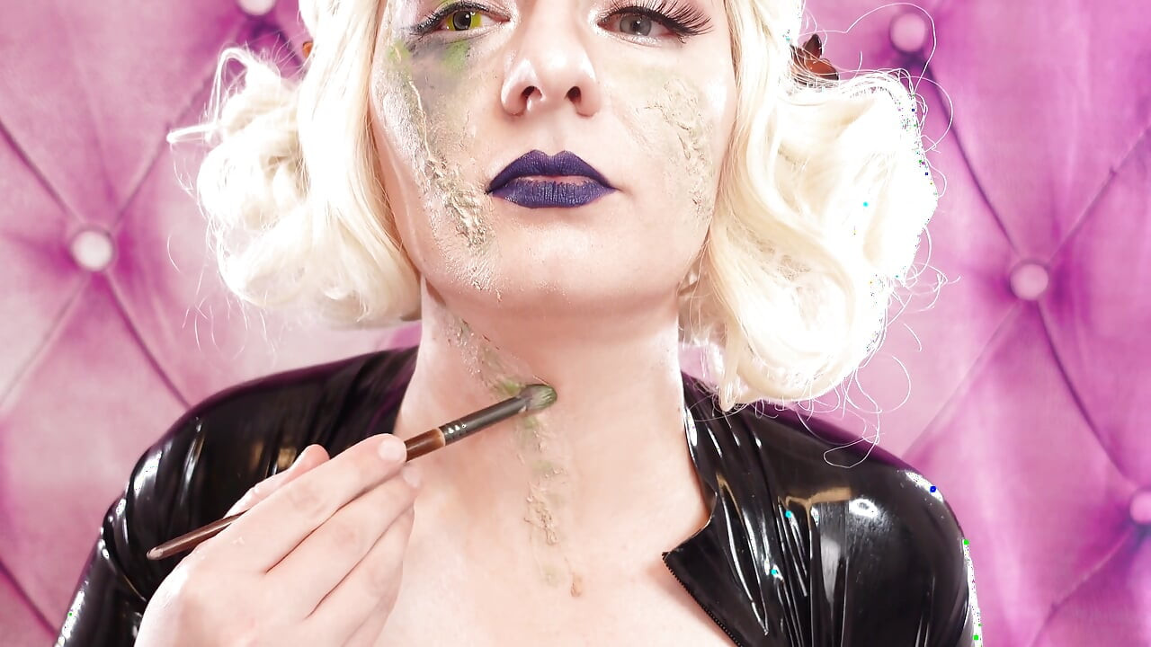 Make-up with scars in process - with liquid latex and cottonwool. (Arya Grander)