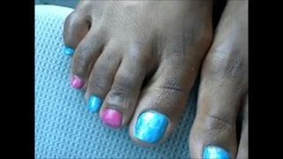 Sra. Rakita uñas de los pies