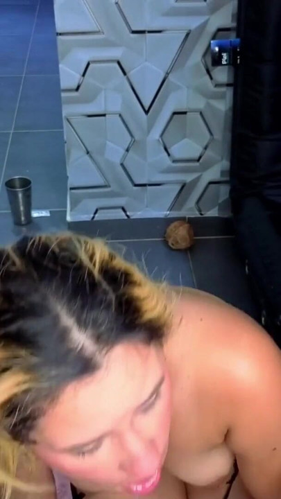 HOMEMADE THREESOME ENDS WITH CUM IN HER THROAT | Clip 2