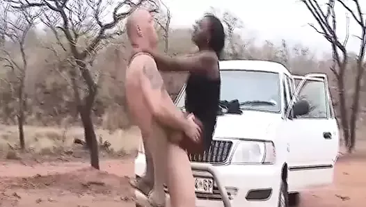 Африканскую крошку сняли для секс-машины