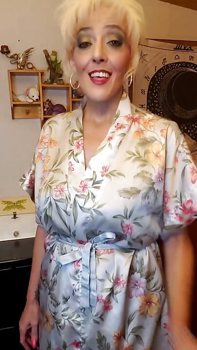 10 problems of a horny woman