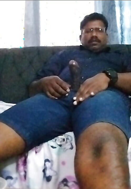Showing my dick jerk
