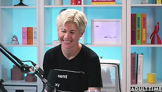 Lilly Bell teşhircilik, seks ve güçlendirme | Adult Time Podcast