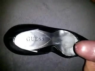 Cumming in Carrie pumps