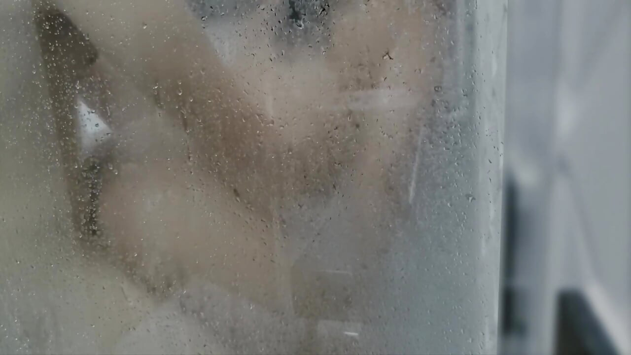 Mature Seduces 18 Years Old Boy to Fuck Her in the Shower