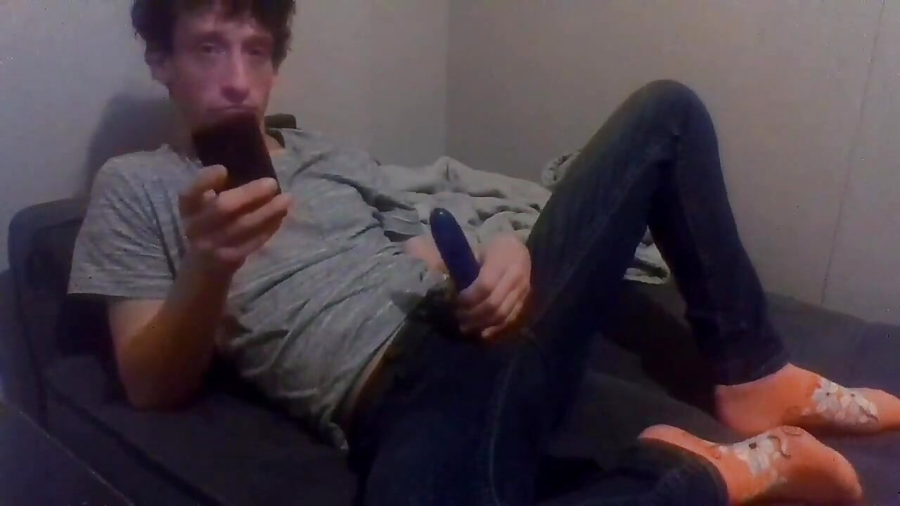 Umplându-mi curul barenaked solo dur cu vibrator meu gros nou și fără lubrifiant, futut uscat