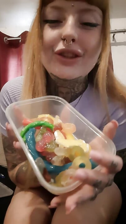 Bohyně žvýkala a vyplivla sladké pochoutky