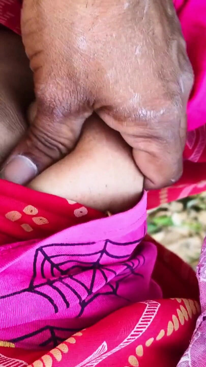 Bhabhi Ji Ne devar ji ka land munh mein liya desi khet mein chudai | Clip 1