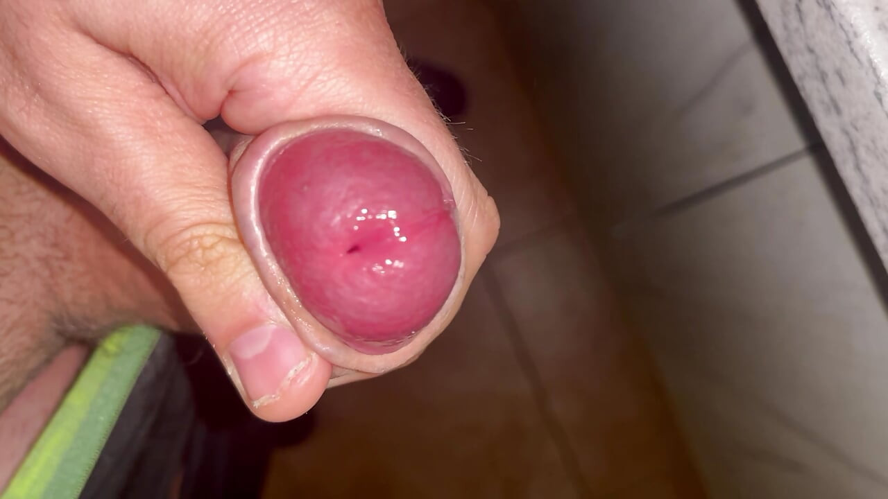 Vrea cineva să-mi lingă sperma?