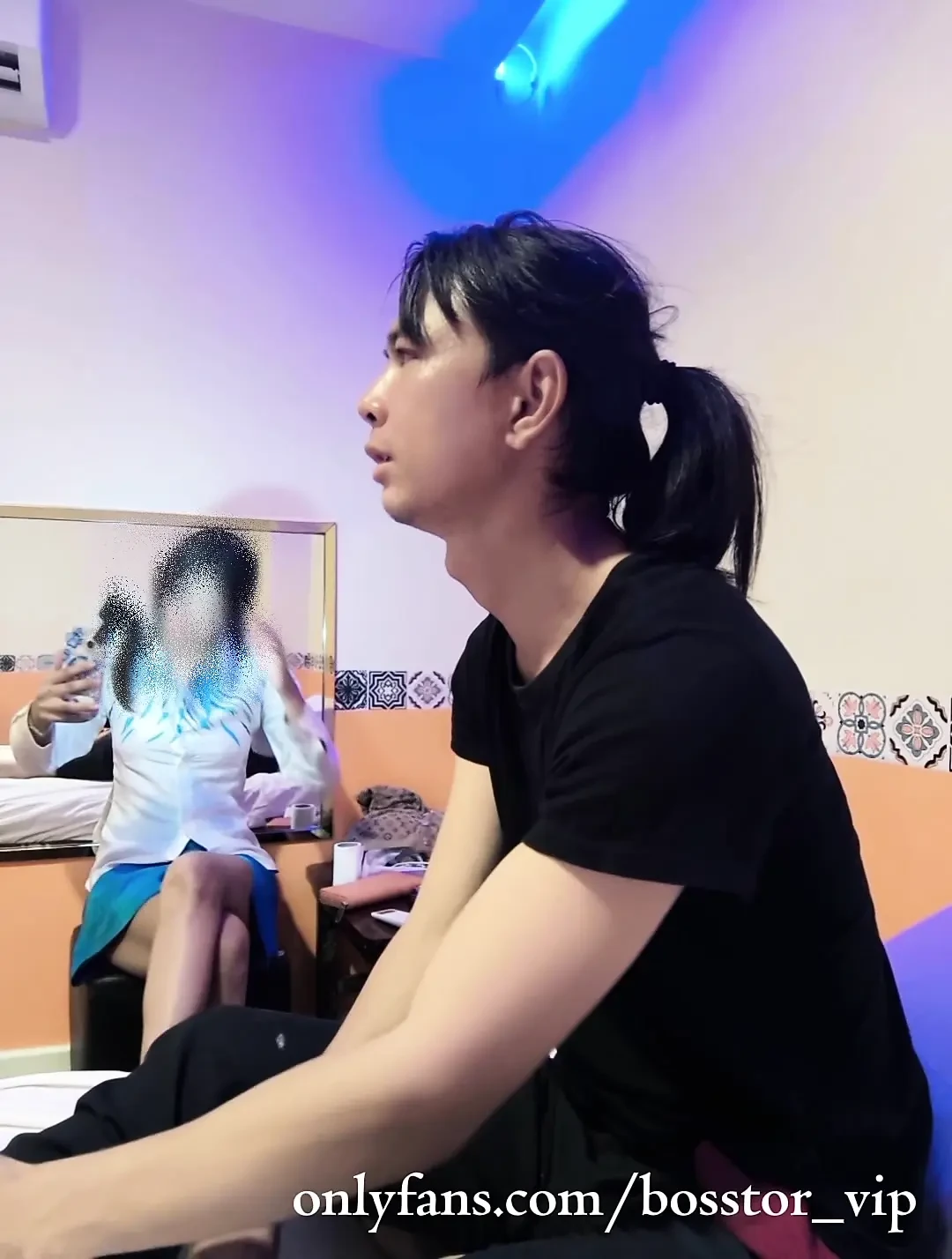 第一人称视角 泰国办公室女性