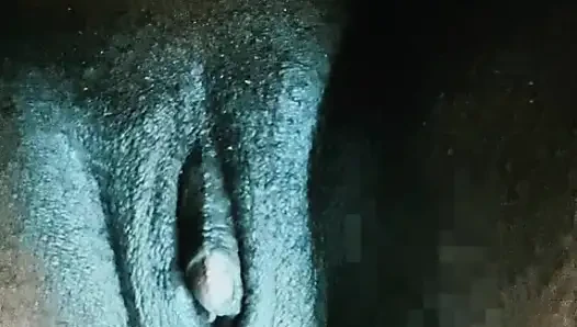 SweetAngles. Orta yaşlı seksi kadın ıslak amını parmaklıyor