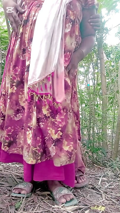 Muslim boy fucked beautiful hindu housewife in the jangle.