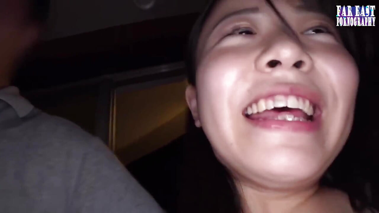 야생 노출 도주 4부에서 정액을 사랑하는 미녀와 함께하는 태양 키스 F-cup 스릴 라이드