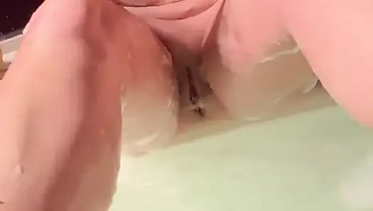 Mencukur memek & kaki, guru sekolah sensual erotis