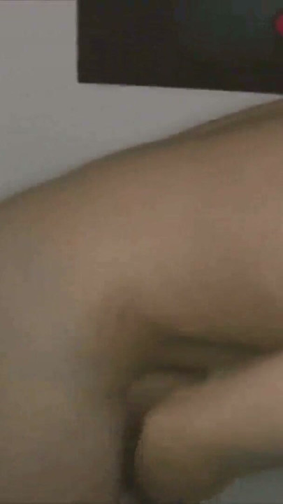 大屁股小奶子荡妇在寻欢洞里口交性交 | 短片 1