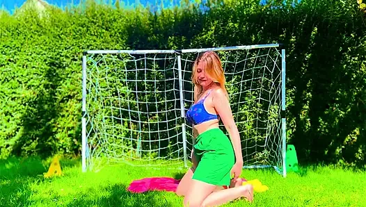Brezilyalı futbol kızı jersey iç çamaşırı orgazmı için azdırıyor