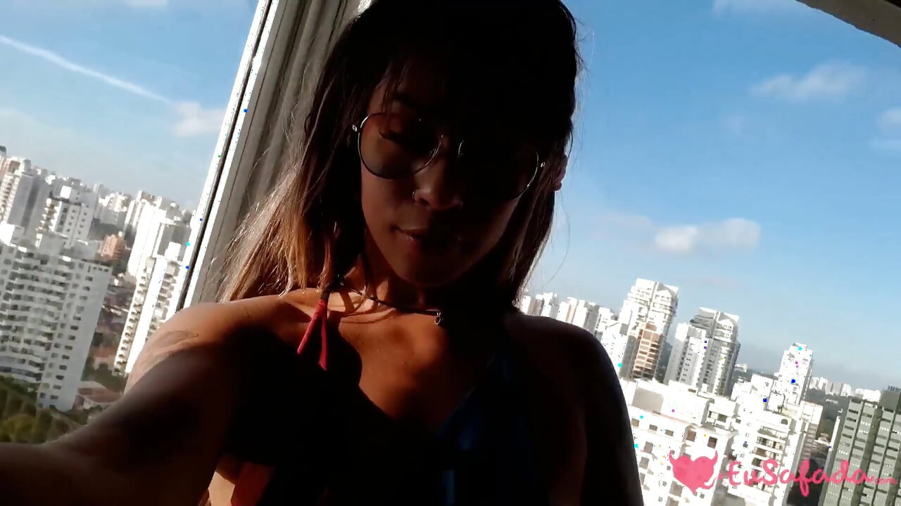 Young Girl Getting Sticky!