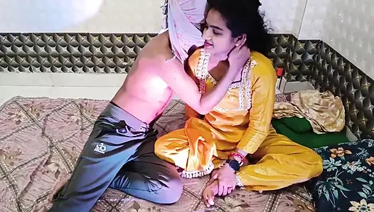 Istri india asli lagi asik posisi cowgirl dan penuh gairah dengan pakaian tradisional