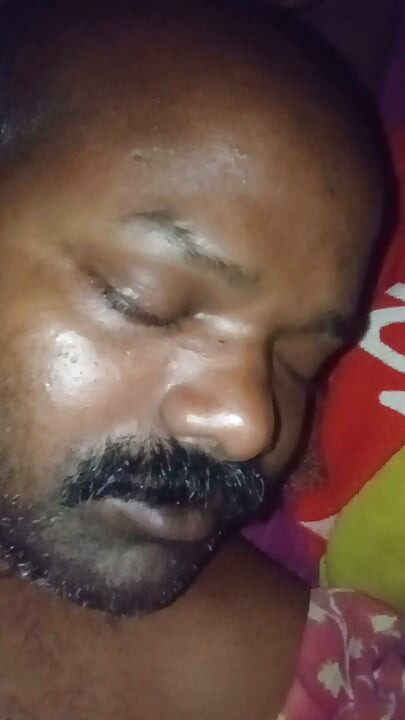 Üvey kardeşim beni sikmek için peşimdeydi, sonunda sikilmek zorunda kaldım.