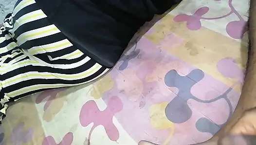 Behaarte muschi und titten ganzkörper necken
