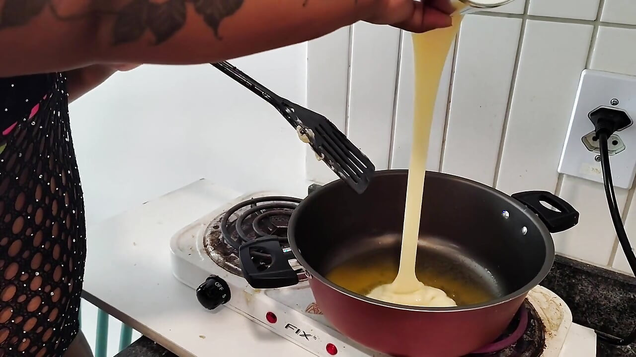 Dwarf Being Fucked by the Easter Bunny Got All Covered in Chocolate