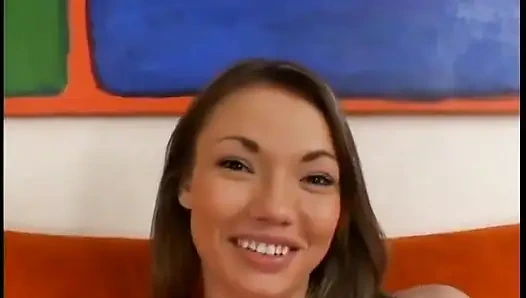 Horny babe enjoys giving a hard dick a nice blowie