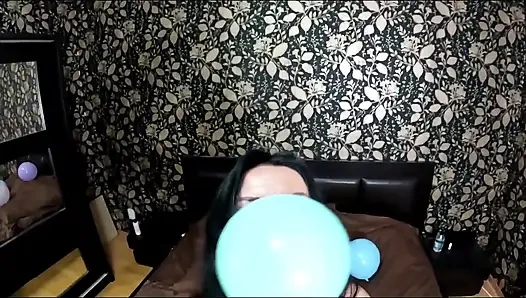 Sigara içen orta yaşlı seksi kadın büyük memeli fetişler. Kirli karışık derleme