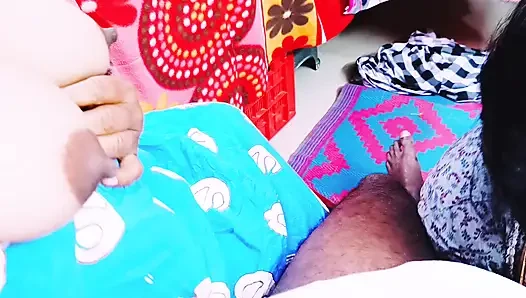 Seks threesome dari villege india. Kakak pembantu pembantu lagi asik ngentot sama magangnya. Telugu Dirty Talks.