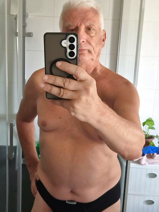 Masturbation at the Mirror