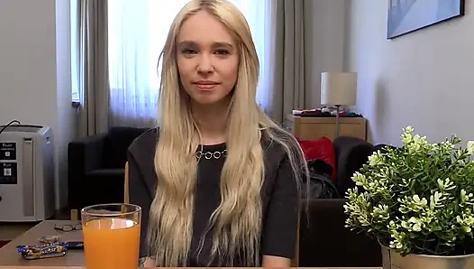 Сексуальной студентке нужны деньги - Интервью