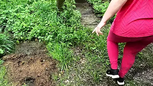 Arsch, Titten und Pussy bestrafen in der Picnichütte