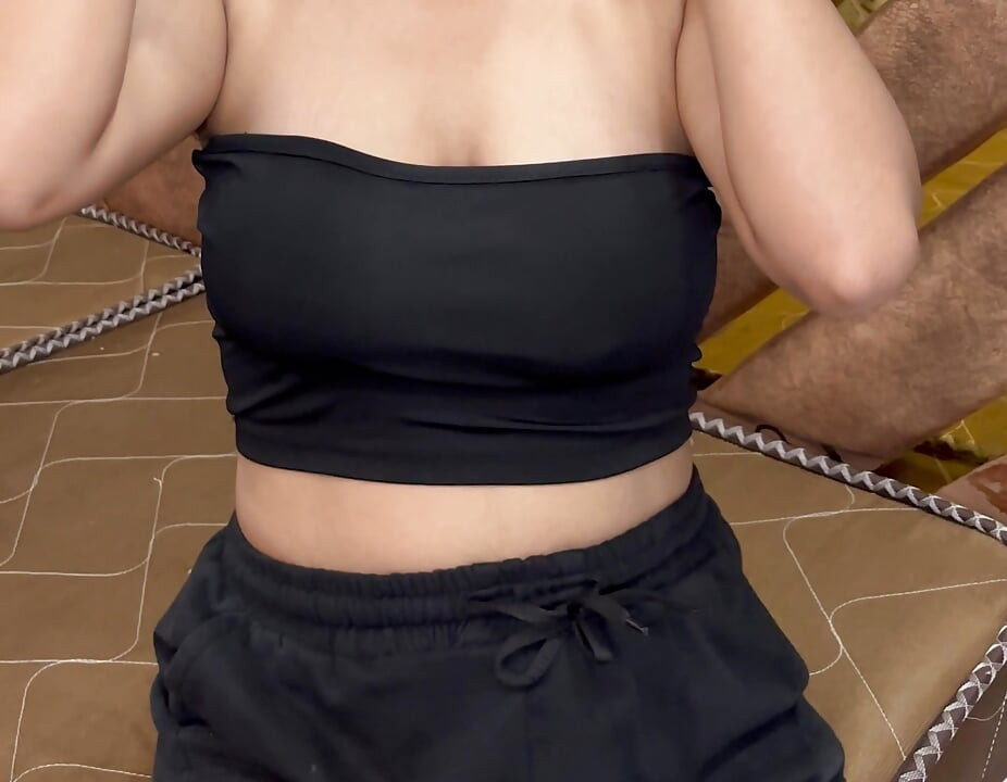 Polu sestra je prvi put bila veoma gladna tvrdog seksa !!