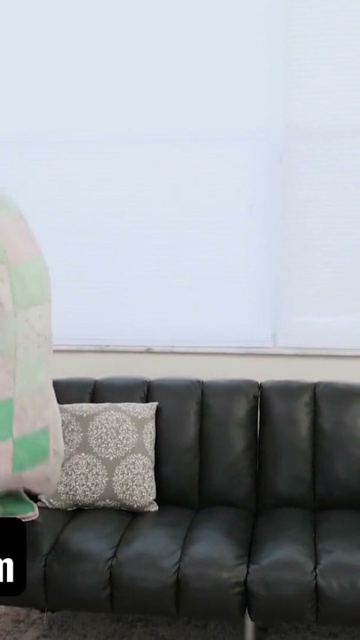 Krok Sis Mae Milano drażni step bro przed zawijaniem jej soczystych warg wokół jego kutasa - SisLovesMe | Klip 1