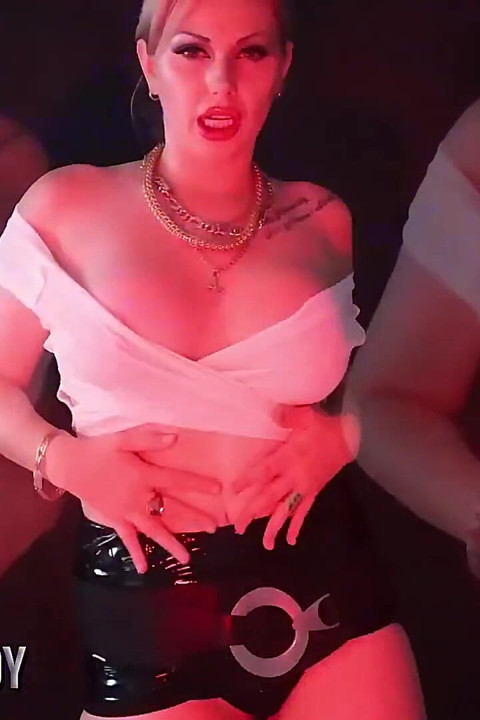 Mesmerizing mind fuck! You need to edge, you need to jerk, you need to send!