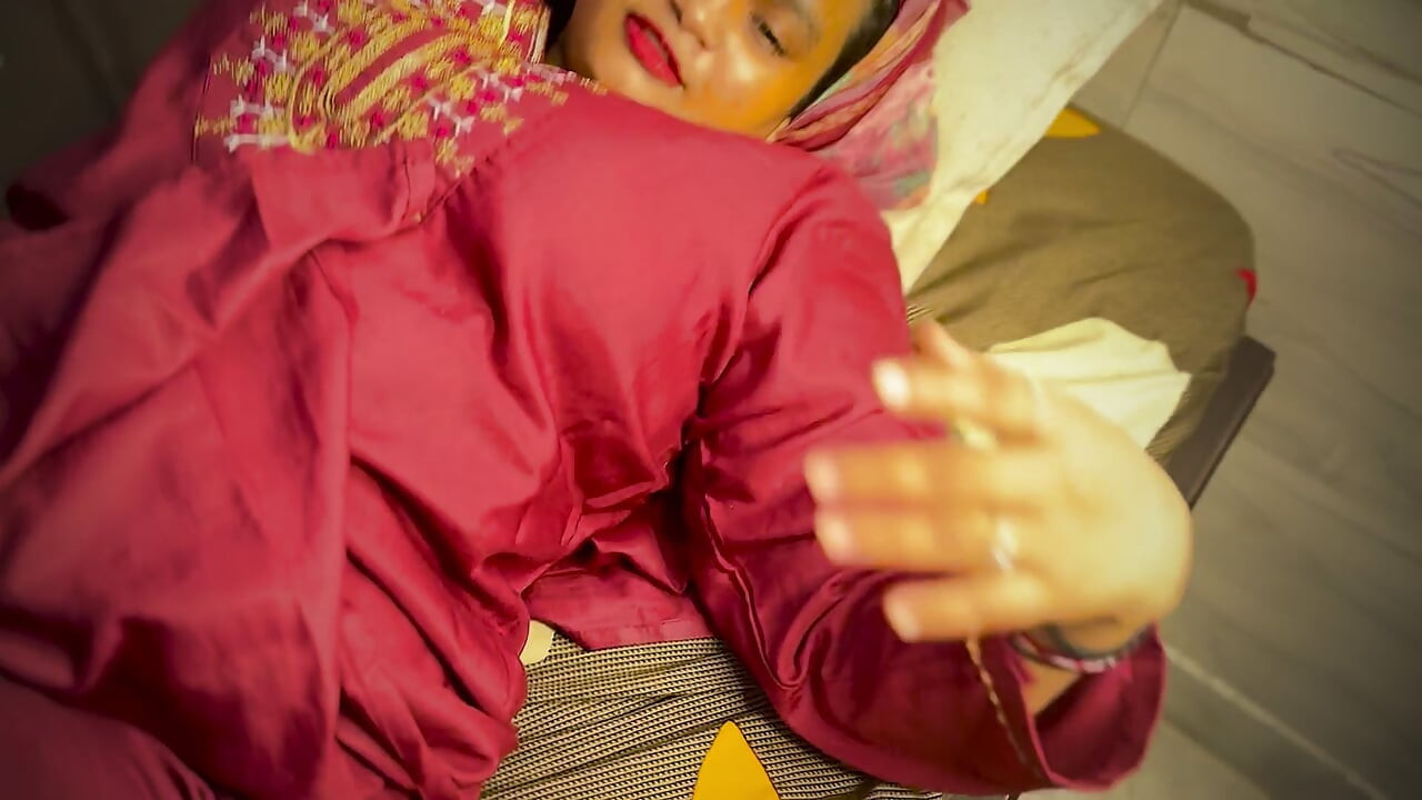 Desi Mallu Bhabhi Hardcore Fuck With Her Debar When Her Husband Not At Home Hindi Video