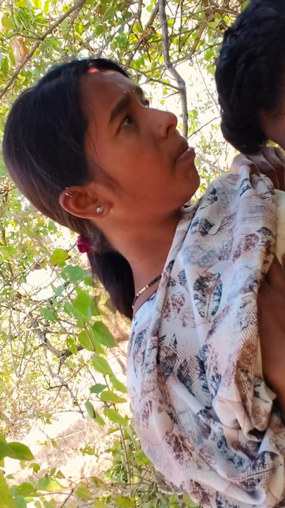 Indian desi village college girl bhabhi sex - college ke bahane bhabhi Ghar se nikli aaur aapne boyfriend se mine ke… | Clip 1