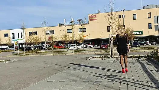 Çoraplı ve kısa mini ile kısa yolculuk