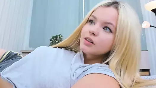 Gorgeous Blonde in Cam Show part 1