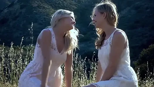 Summer breeze bareng lesbian scarlet red dan jillian janson