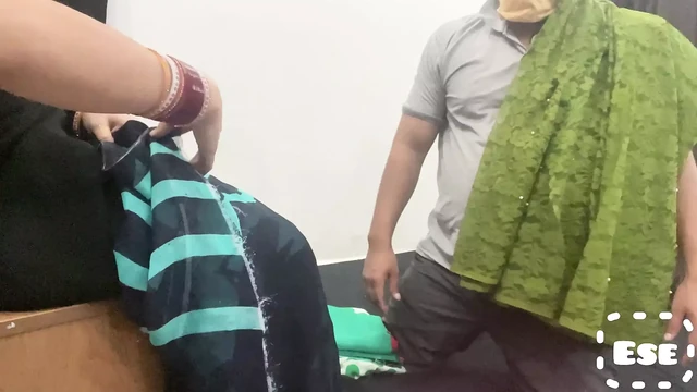 Salesman & Bhabhi Fucked In Shop