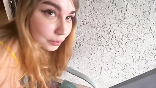 Сексуальная уборщица Bonnie Bun