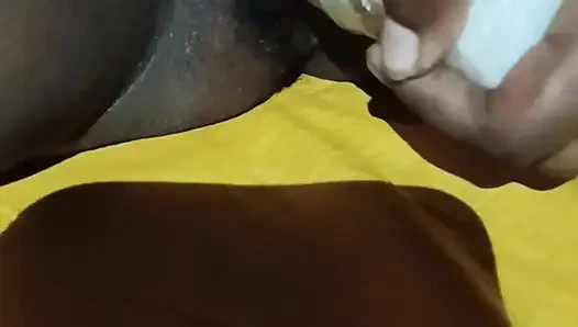 Hintli kadın yapay penisle tam zevk alıyor