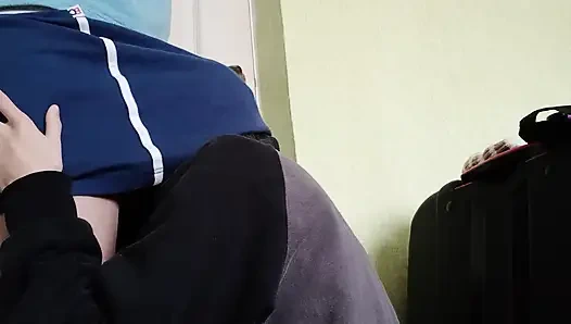 Два соседа скрывают, что они лесбиянки