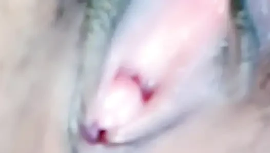 Heute Morgen war ich sehr nervös und habe vor der Kamera einen Squirt gemacht