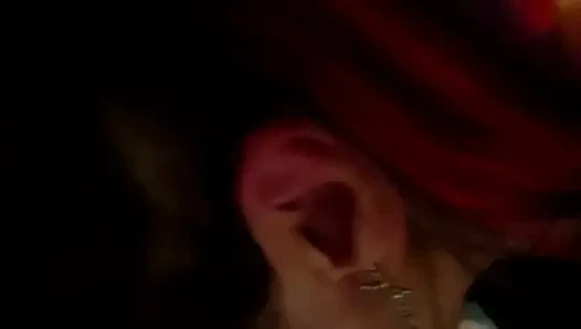 Bu kaltak yarağımı emmeye devam ediyor