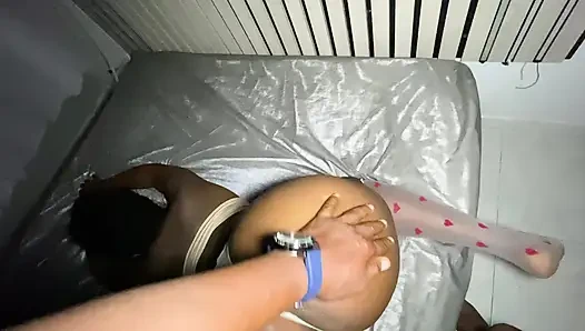 GECELERI KOMŞUMUN ODASıNA ONA BOLCA SÜT VERMEK IÇIN GIDIYORUM