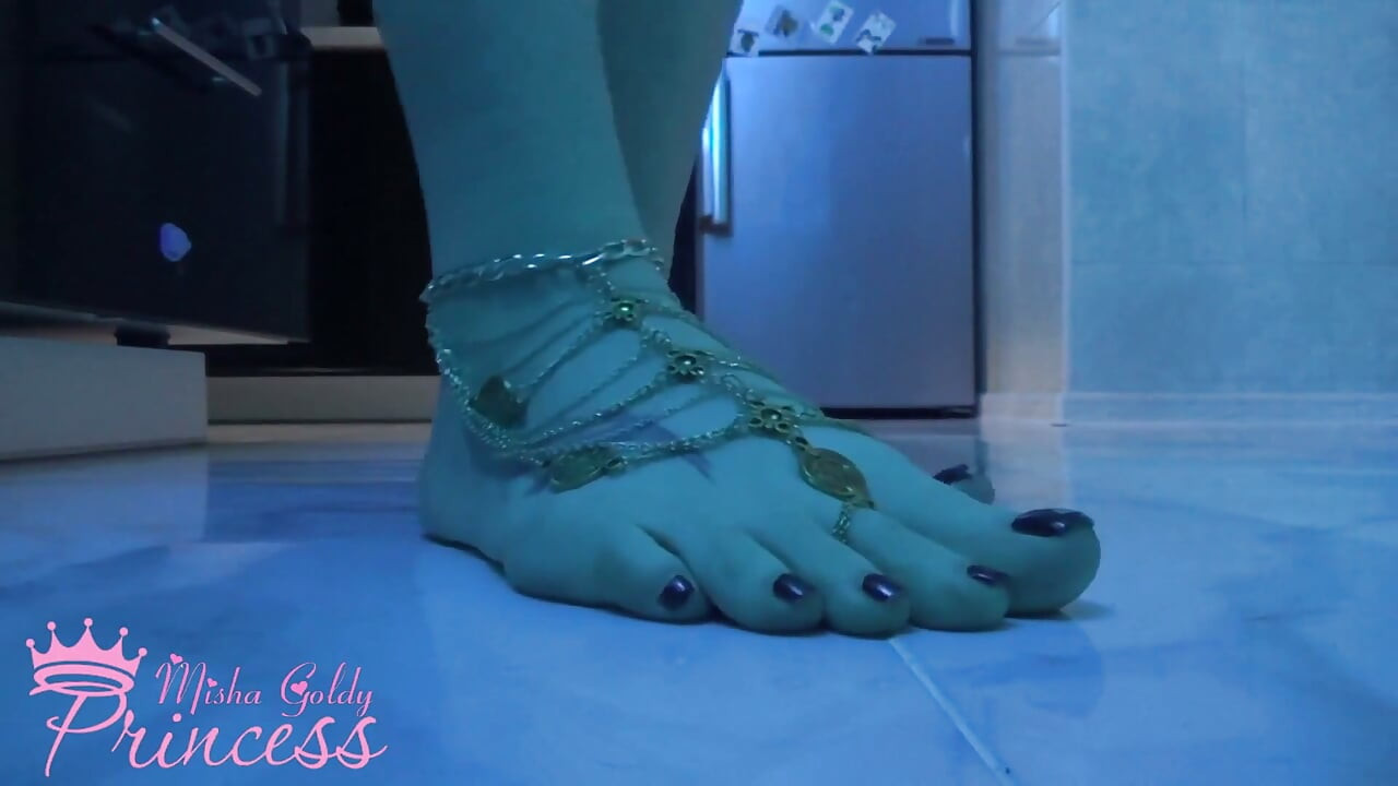 Pemujaan kaki yang menpesona