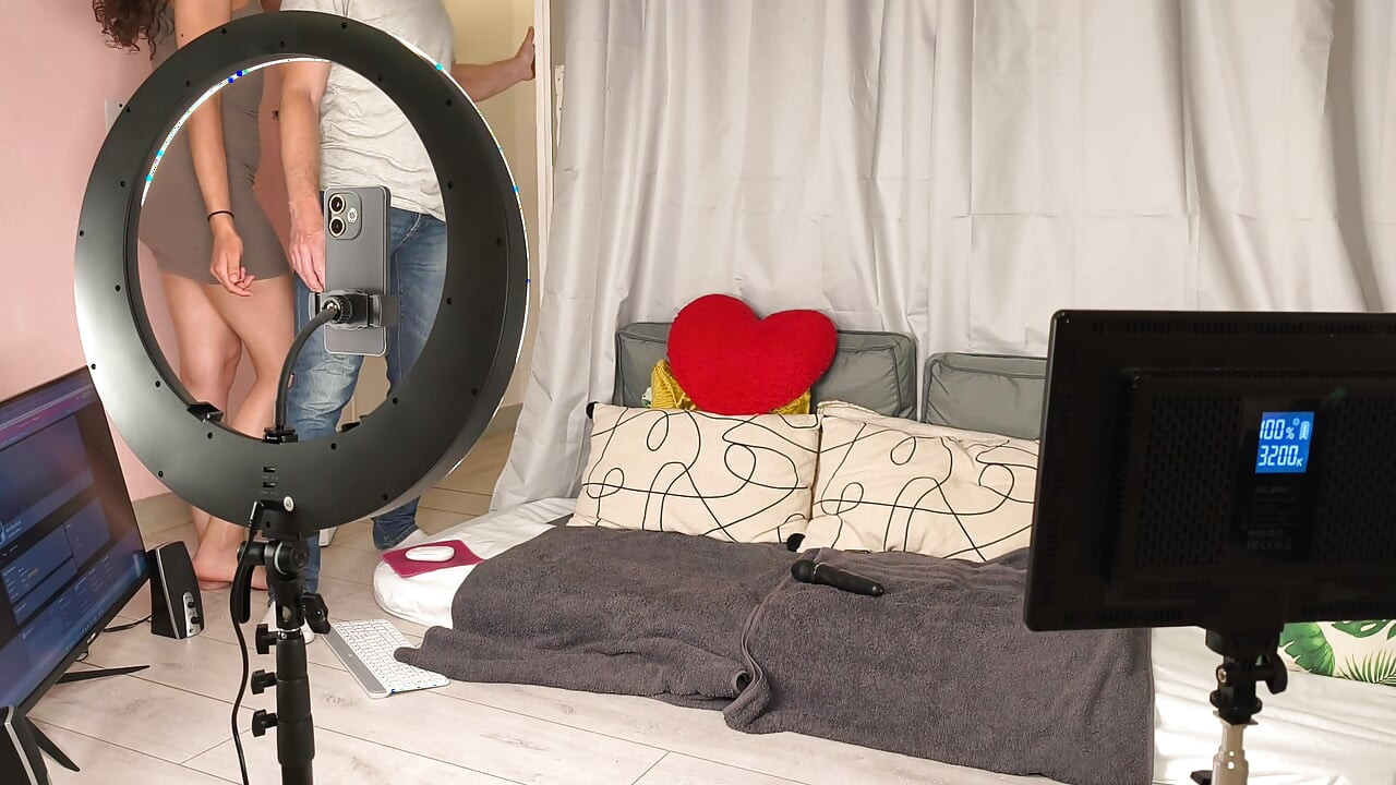 French Camgirl Screams Too Loud Live - Neighbor Joins, Creampie & Squirting
