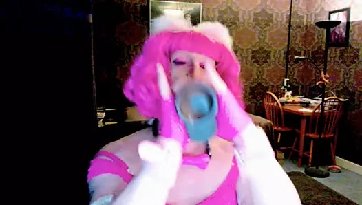 Fifi Tyrone Suck