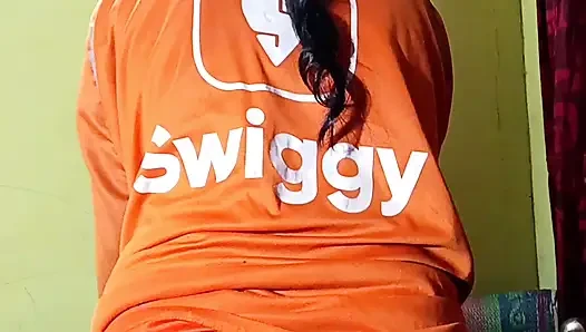 Delivery girl ke sath kiye maje hua video viral